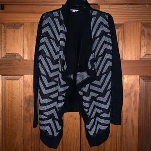 Black/white cardigan